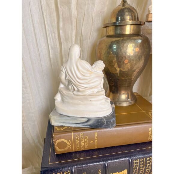 vintage pieta alabaster statue on a marble base - Picture 2 of 2